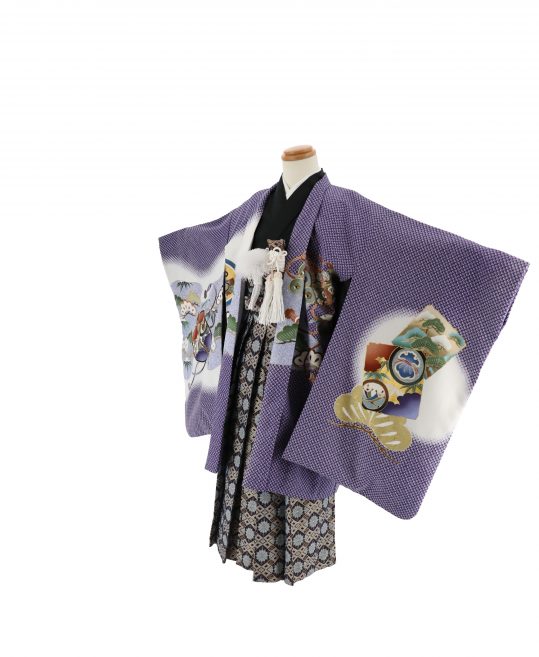 七五三の四つ身[5歳男の子用]紫の絞り　兜と桜　袴/濃紺　水色の花菱 No.132G